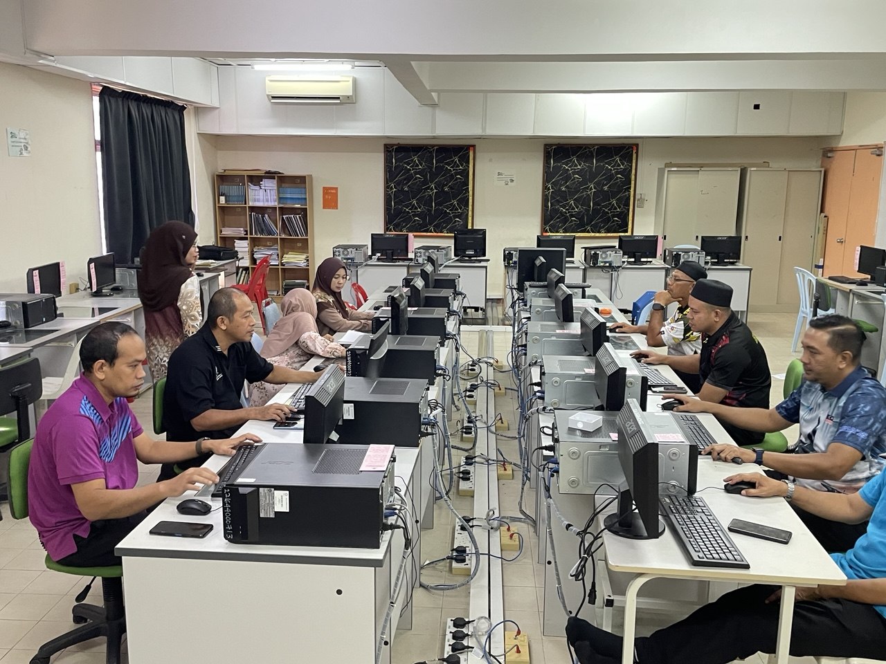 Ujian Online Staf Makmal